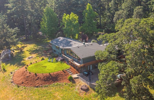 Corvallis Casa | Discover: The Rivendell Retreat