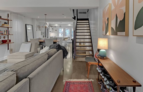 Upper Beaches Casa | Discover Unmatched Luxury with Fully Furnished 2-Bed, 3-Bath Gem in Toronto