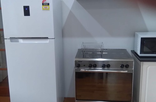 Ballajura Casa | Único valor de la casa WiFi gratuito / estacionamientos cerca de la tienda / parque / autobús / atracciones turísticas