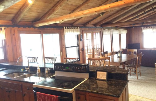 Poynette Cabina | Un refugio privado Lakeside