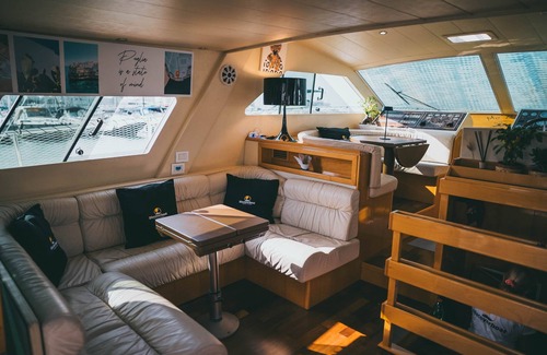Municipio 3 Alquiler De Eote | DiscoverBoat - Pita - Esclusivo Boat and Breakfast
