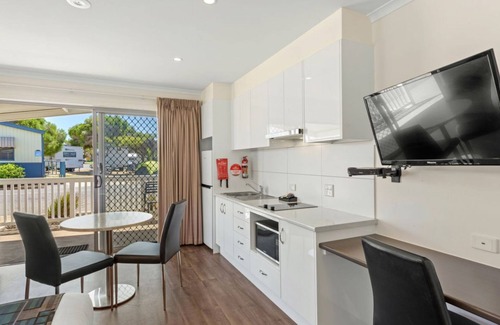 Semaphore Park Otro | Discovery Parks - Adelaide Beachfront