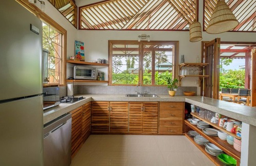 Puerto Viejo de Talamanca Casa | Dishwasher-Private Pool-AC-Walk to Beach!