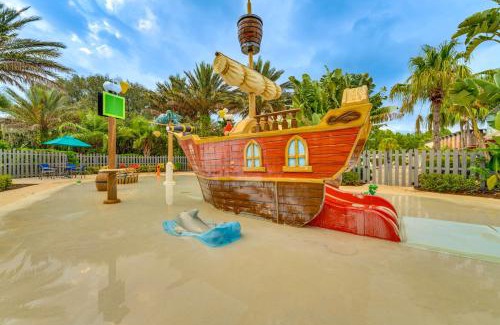 Davenport Casa | Disney Area Hub Heated Pool and Resort-Style Perks