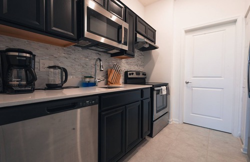 Haines City Apartamento | Disney, Pool, Parks - World Class, Modern Suite