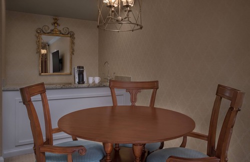 Bay Lake Hotel | Disney's BoardWalk Inn