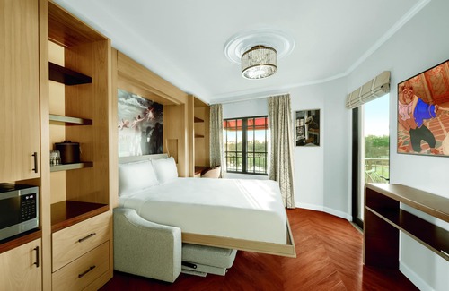 Bay Lake Hotel | Disney's Riviera Resort