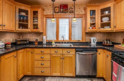 Kenmore Casa | ☀️ Disney + ☀️ Walk Score 72 ☀️ Parking
