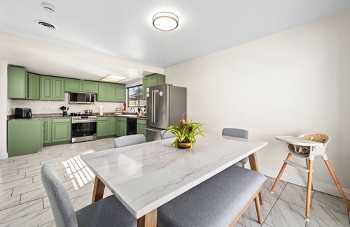 Placentia Casa | Disneyland Family Rental Pool Sleeps 12 Single Story