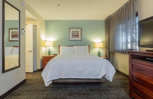 Anaheim Resort Complejo | Disneyland Trip Near Coral Tree Park w/ Full Kitchens! Pets Allowed & Parking!