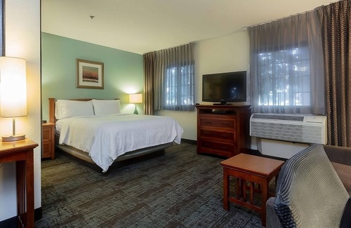 Anaheim Resort Complejo | Disneyland Trip Near Coral Tree Park w/ Full Kitchens! Pets Allowed & Parking!