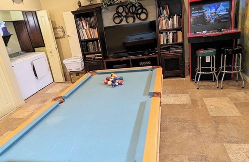 Hermosa Village Casa | Disneyland Walking Distance Home or 2 min Drive.