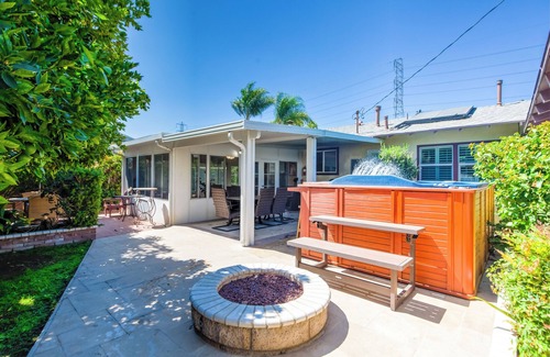 Hermosa Village Casa | Disneyland Walking Distance Home or 2 min Drive.
