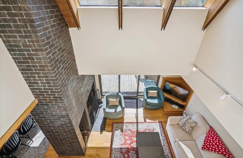 Killington Casa | Distinctive 4 bedroom townhouse, hot tub, minutes from the slopes Winterberry 1