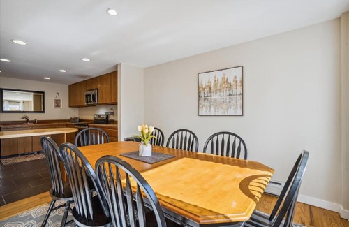 Killington Casa | Distinctive 4 bedroom townhouse, hot tub, minutes from the slopes Winterberry 1