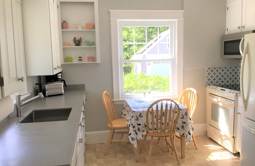 Loveitts Field Casa | Distinguished classic coastal home overlooks Casco Bay and Maine’s rocky shore!