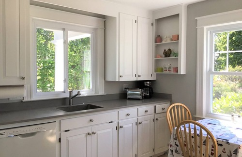 Loveitts Field Casa | Distinguished classic coastal home overlooks Casco Bay and Maine’s rocky shore!