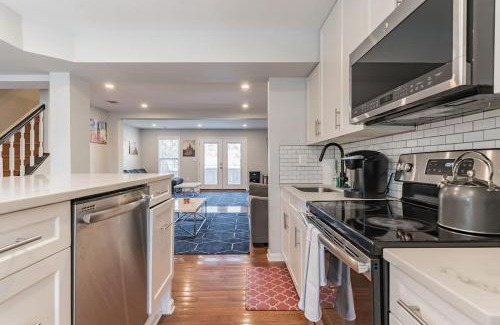 Columbia Heights Casa | District Townhome with Two Free Parkings #DCottage