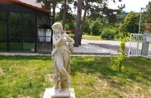 Matavun Apartamento | Divača, Vila Srebrna