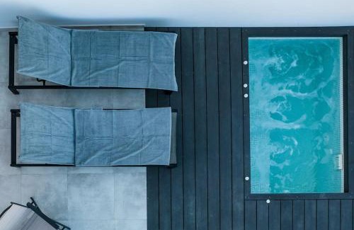 Vothon Apartamento | Divaly Suite - private heated jacuzzi