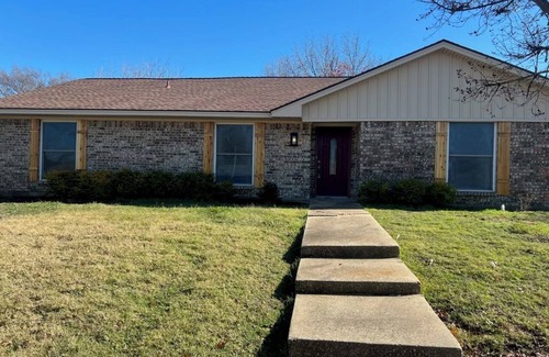 Lewisville Casa | Dive In! The Poolside Escape w/Hot Tub, Grill & Good Times Built In