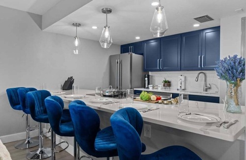 Bonita Springs Casa | Dive into paradise at Dolphin's Way 204, your perfect waterfront retreat in sunny Bonita Springs!