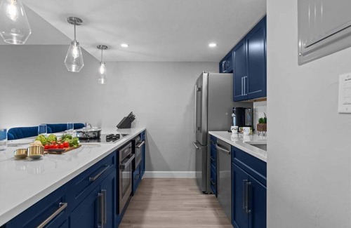 Bonita Springs Casa | Dive into paradise at Dolphin's Way 204, your perfect waterfront retreat in sunny Bonita Springs!