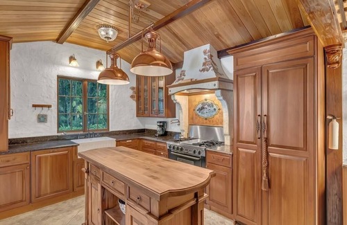 Central Beach Casa | Divine Location Walk/ Bike to beach, river, restaurants, theater, museum & shops