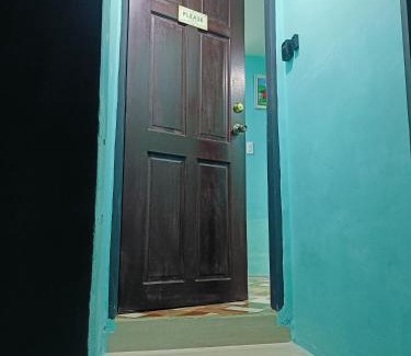Clark Apartamento | Divine's Crib, Fully Airconditioned!