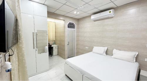 Delhi Casa | Divya Anubhuti Pravas