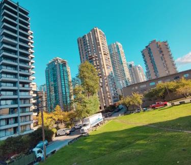 West End Apartamento | Divya Sutra Suites on Robson Downtown Vancouver