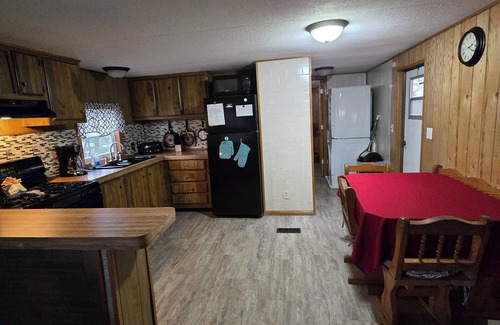 South Bloomingville Cabaña | Dixieland Cottage, Hocking Hills