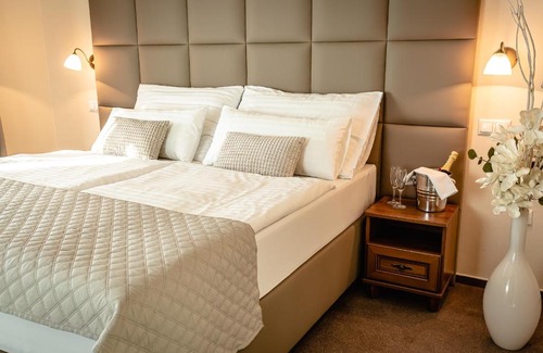 Banska Bystrica Hotel | Dixon Resort