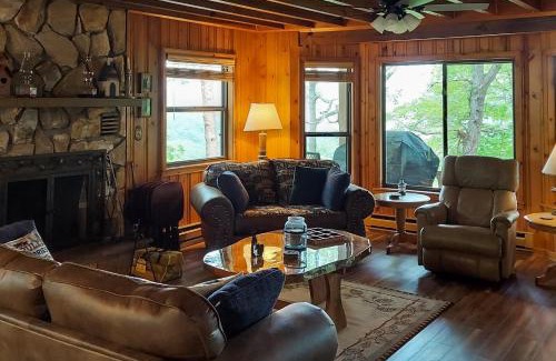 Bryson City Casa | DJ Bear Den