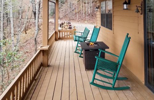 Bryson City Casa | DJ Bear Den