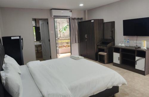 North Pattaya Hotel | DJ Residency and Pool Party