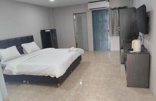 North Pattaya Hotel | DJ Residency and Pool Party