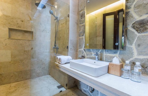 Batu Bolong Hotel | djabu Canggu Beach Villa