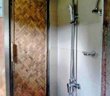 Taytay Complejo | DK2 Resorts - Waddy Bay Views - Fast Internet & Northern Palawan Gateway