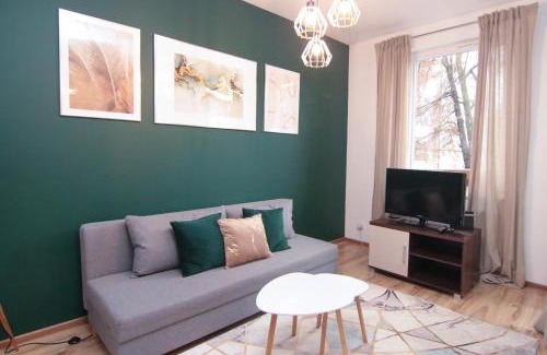 Nowy Dwor Mazowiecki Apartamento | DMK Green Apartment near Warsaw-Modlin Airport