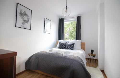 Nowy Dwor Mazowiecki Apartamento | DMK Green Apartment near Warsaw-Modlin Airport