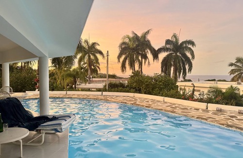 Cabrera Casa | Shell House, un bungalow único con piscina de 14m y vista al mar