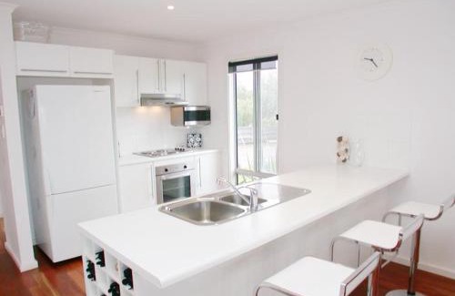 Port Willunga Casa | Do Drop Inn - Port Willunga - C21 SouthCoast Holidays