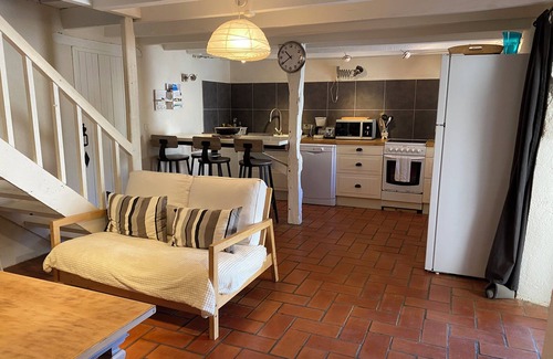 Sainte-Colombe-de-Villeneuve Cabaña | Domaine de Villot - Gîte L'alouette Au Calme et en Pleine Nature - Idéal Famille