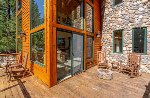 Incline Village Casa | Do not miss your chance to vacation at this five bedroom 5 bath mountain home