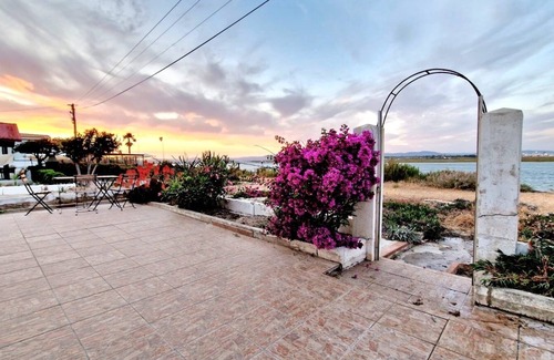 Faro Casa | Do you dream of waking up to the soothing sound of the waves,,,?
