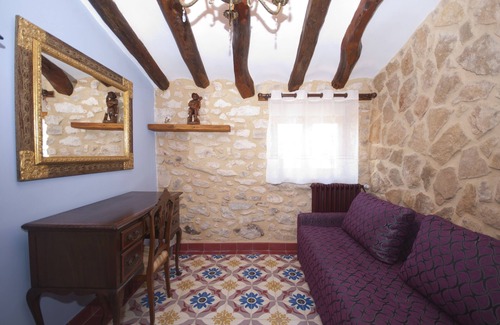 Torremanzanas Casa | ¿Necesitas tomarte un respiro entre montañas en un encantador pueblo alicantino?