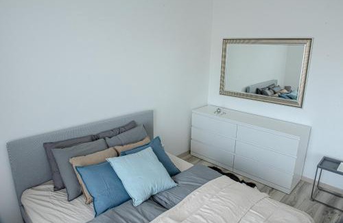 Erzsebetvaros Apartamento | Dob36 Apartment with FREE Private PARKING and BALCONY