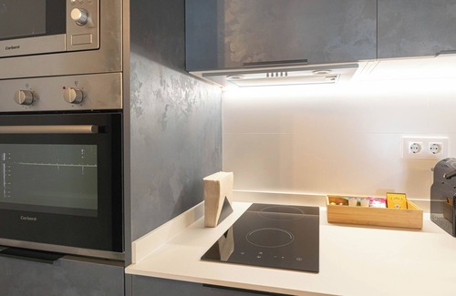 R.E.N.F.E. Apartamento | Dobo Málaga Perchel