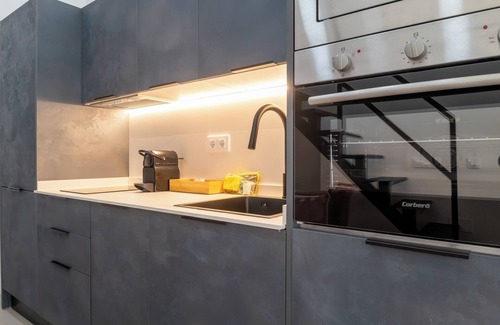 R.E.N.F.E. Apartamento | Dobo Málaga Perchel